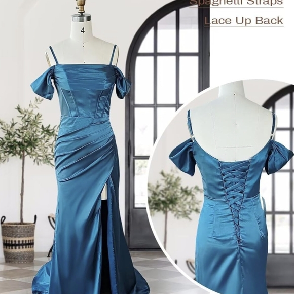 Deep purple gown with slit skirt - Picture 3 of 6